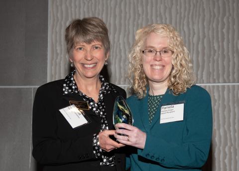 DSC_0267-IPA-90_0-min Pam Ringor accepting award